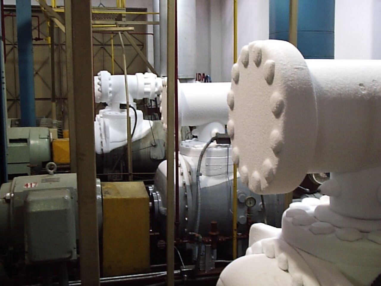 Used industrial refrigeration compressor